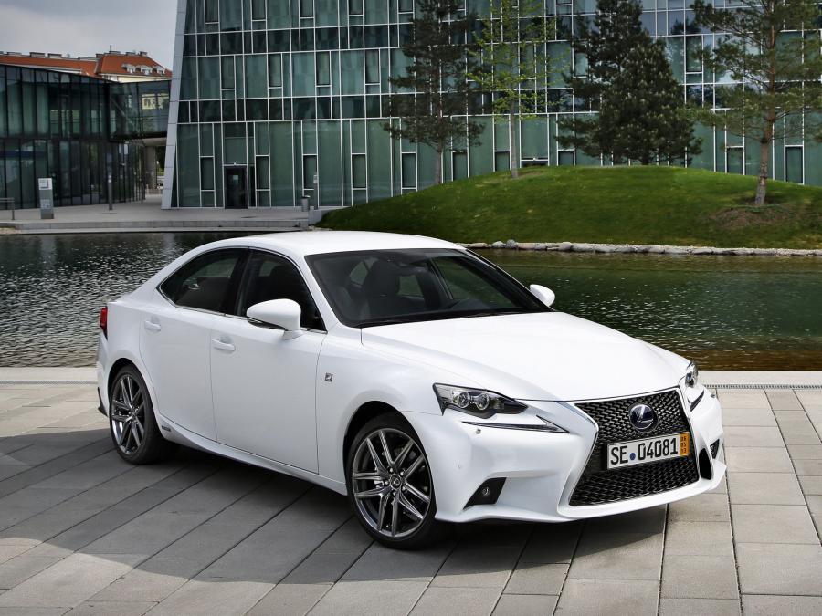  Lexus IS300h F-Sport 2013 года  (EU) (фото 16 из 16)